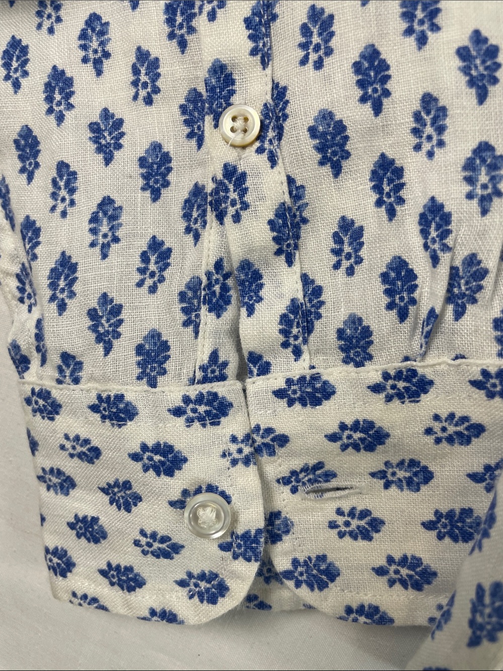 L.L. Bean Linen Cropped indigo floral Button-Down Shirt L - Picture 4 of 6